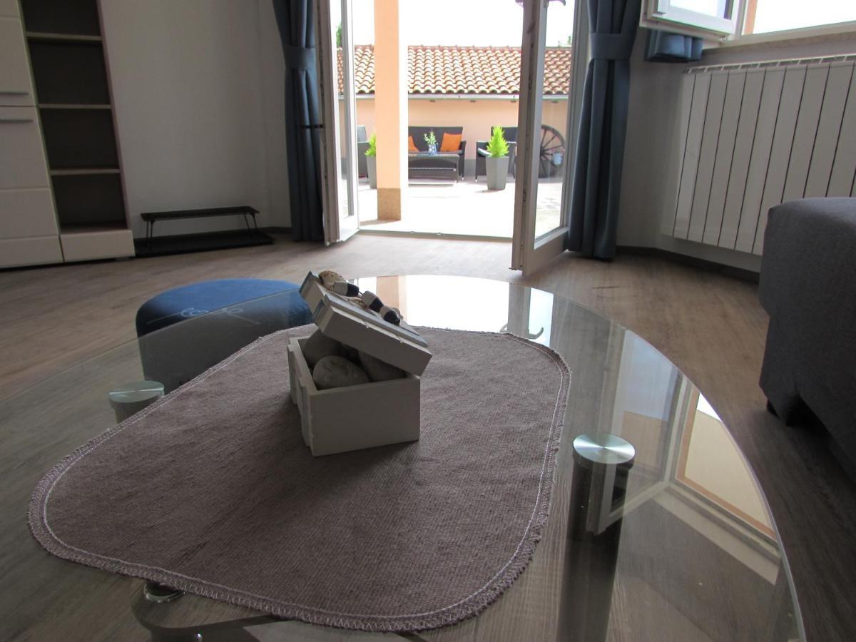 Apartman Mimi Laurana Esterno foto