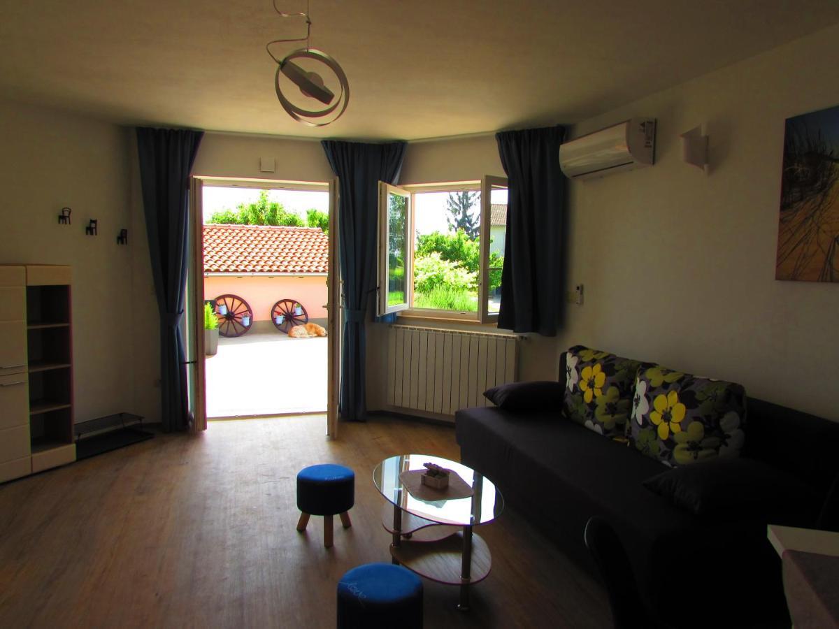 Apartman Mimi Laurana Esterno foto